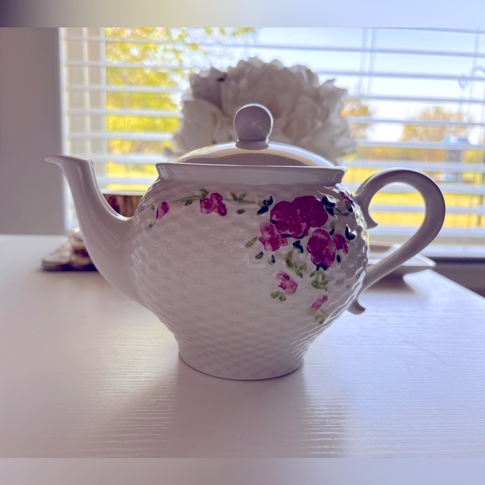 Teleflora Teapot 🫖 Basket Weave Pattern & Pink Flowers Vintage circa 1985 Japan